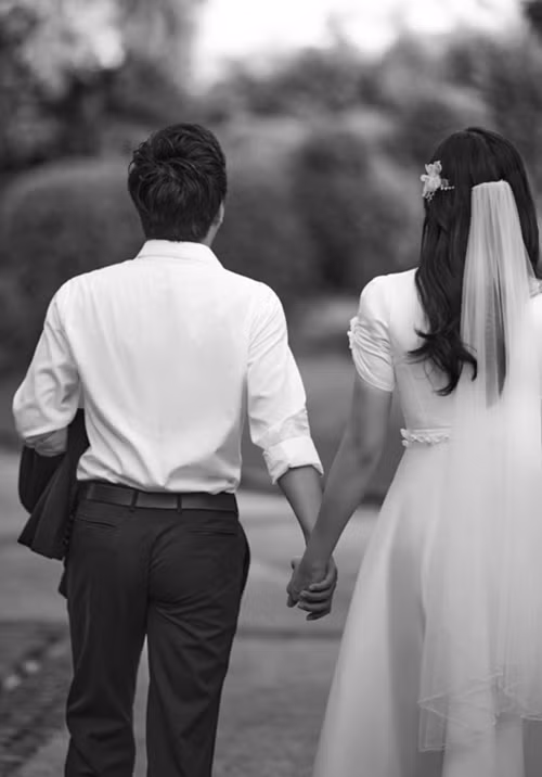 Sau đám cưới, Tường San vẫn kiệm lời về cuộc sống hôn nhân. Ảnh: Instagram.