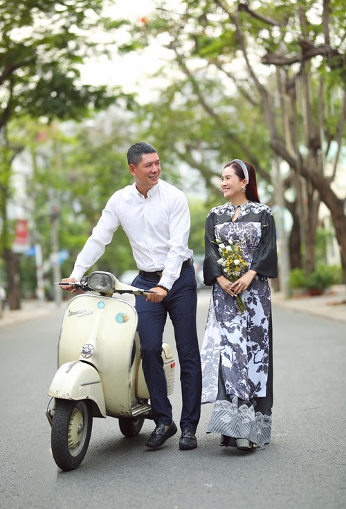 Anh Thơ chia sẻ trên Vietnamnet, Bình Minh là "người con rể có hiếu nhất quả đất, người cha có đôi cánh thiên thần của hai con gái nhỏ và người tri kỷ của mình".