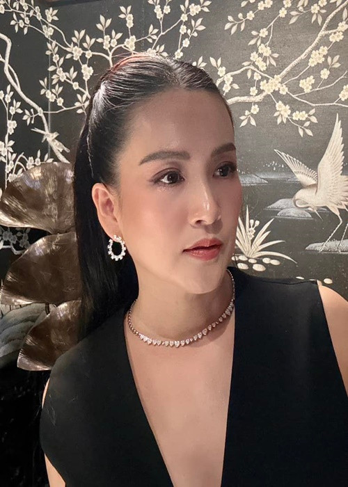 Hơn Bình Minh 4 tuổi, Anh Thơ từng bị chê già, xấu hơn chồng.