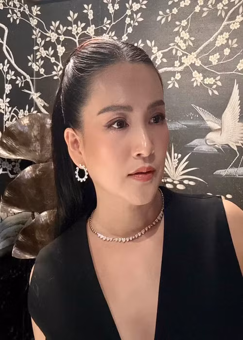 Hơn Bình Minh 4 tuổi, Anh Thơ từng bị chê già, xấu hơn chồng.