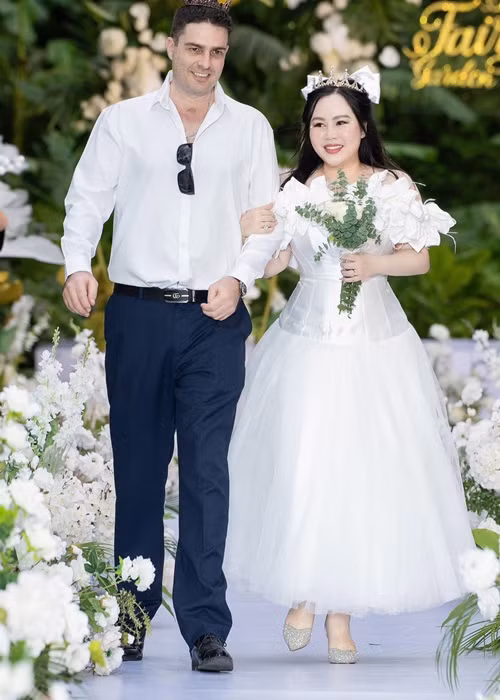  Trương Phương vừa thông báo ly thân và đang hoàn tất thủ tục ly hôn doanh nhân Nick Mansor.