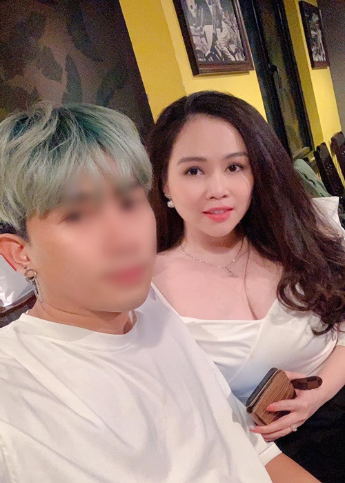 Đa phần các vai diễn của Trương Phương có tạo hình gợi cảm. Bởi vậy, cô bị gắn mác "Bà Tưng màn ảnh nhỏ".