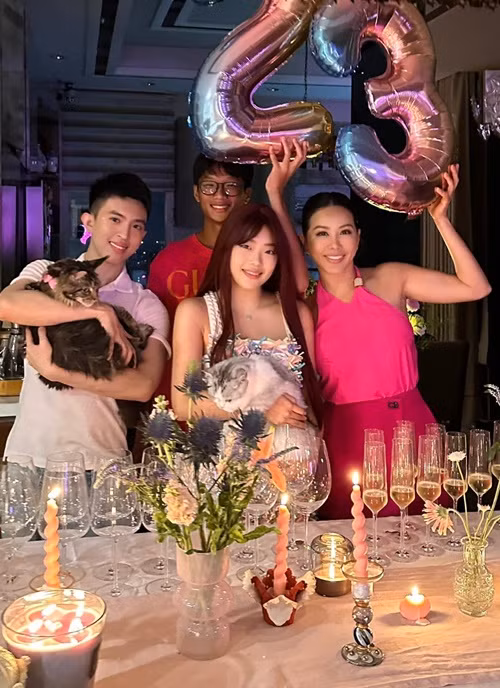 Thu Hoài tổ chức sinh nhật cho cô con gái tên Hsiu Huai Chen.