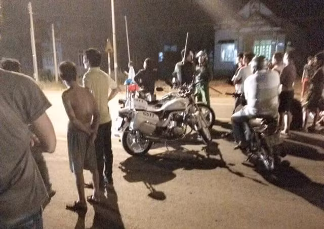 Công an trắng đêm lùng sục, tìm bắt hàng trăm đối tượng trốn trại gây hỗn loạn.