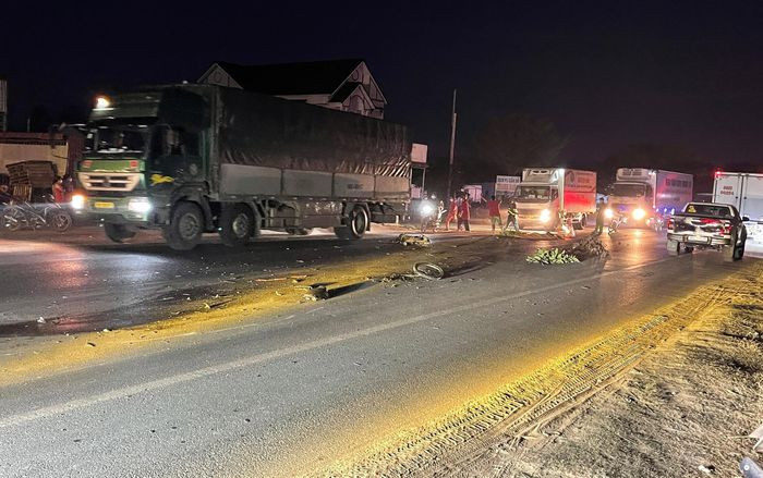  Cụ ông 85 tuổi bị xe đông lạnh cán tử vong: Tối 20/1, tại xã Tân Lập, huyện Hàm Thuận Nam (Bình Thuận) ông Đặng A. (SN 1937, ngụ tại địa phương) xảy ra va chạm với xe tải đông lạnh lưu thông phía sau cùng chiều. Hậu quả, Ông A. ngã xuống đường và bị xe đông lạnh cán qua người tử vong tại chỗ, xe máy bể nát, xe đông lạnh móp đầu.