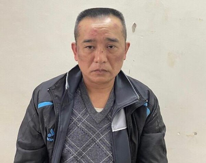  Nữ kế toán bị cướp tiền khi vừa ra khỏi ngân hàng: Bám theo chị Hà là kế toán một doanh nghiệp ở Hải Dương vừa rút tiền ở ngân hàng, Hoàng Xuân Hào (SN 1972, trú phường Ái Quốc, TP Hải Dương) tấn công nạn nhân rồi giật chiếc túi bên trong có 22 triệu đồng. Ngày 28/1, Công an TP Hải Dương cho biết đang tạm giữ Hảo để điều tra, làm rõ.