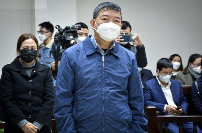 Cuu Giam doc Benh vien Bach Mai cho rang khong nhan hoi lo