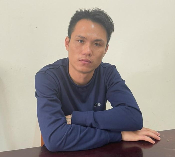  Thấy chủ vườn bán quất giá cao, vác dao chặt hàng chục cây cho "bõ tức": Thấy anh V.Đ.H. (SN 1982, trú huyện Yên Thành, Nghệ An) bán quất trưng Tết với giá cao, Trương Văn Oanh (SN 1991, trú cùng huyện Yên Thành) đã lén vác dao ra chặt phá 28 cây quất của anh H. với giá trị hơn 70 triệu đồng. Ngày 25/1, Công an huyện Yên Thành cho biết đang hoàn thiện hồ sơ để khởi tố Oanh. 