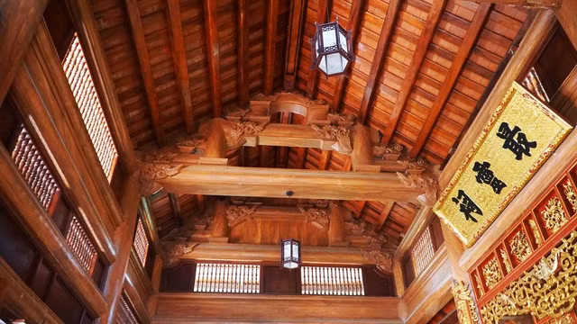 Sau đó chủ lễ hô to "tháo khoán", lúc này các đôi trai gái được tự do mọi chuyện, thỏa sức làm các chuyện ấy nếu muốn. Tuy nhiên, ngày nay, tục tháo khoán không còn, các đôi trai gái không đi tìm nơi tâm sự mà họ trải chiếu trước miếu, cùng nhau thụ lộc, tâm tình.