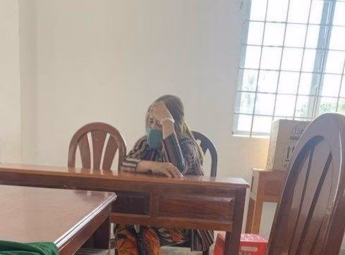  Giả báo mất gần nửa tỉ đồng sau khi xài hết tiền tiết kiệm: Do làm ăn thua lỗ và thiếu nợ nhiều nơi, Huỳnh Thị Bích (48 tuổi, ngụ huyện Duyên Hải, Trà Vinh) đã đến cơ quan Công an báo tin giả mất trộm gần nửa tỷ đồng để che giấu việc đã xài hết số tiền tiết kiệm. Ngày 27/1, Công an huyện Duyên Hải cho biết đang củng cố hồ sơ để xử lý hành chính Bích. 