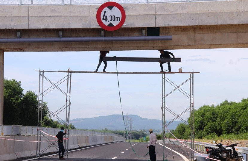 Ngon ngang cao toc Da Nang - Quang Ngai, co kip thong xe?-Hinh-8