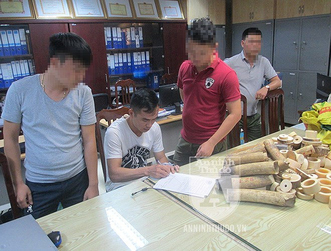 Đối tượng Tiễn ký vào biên bản thừa nhận hành vi vi phạm pháp luật