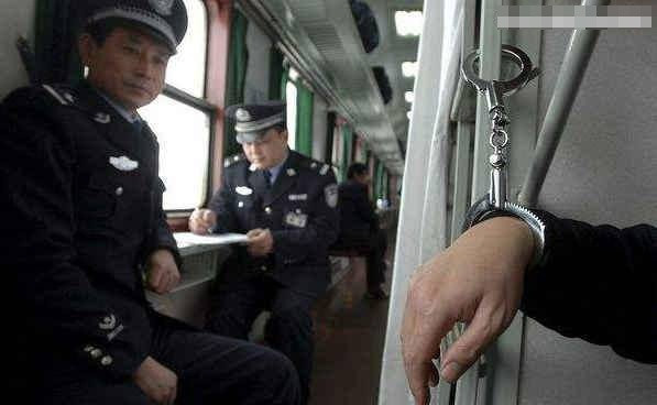 Gap ke gian, gai xinh nhanh tri thoat than ngoan muc-Hinh-2