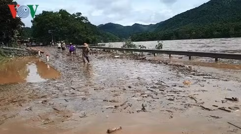 Thuy dien Ban Ve xa lu dung quy trinh, nguoi dan van chua the ve nha-Hinh-2