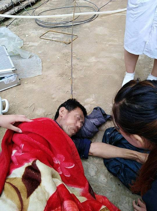 Chuyen la hom nay: Ky tich, bi thanh thep xuyen qua dau van song