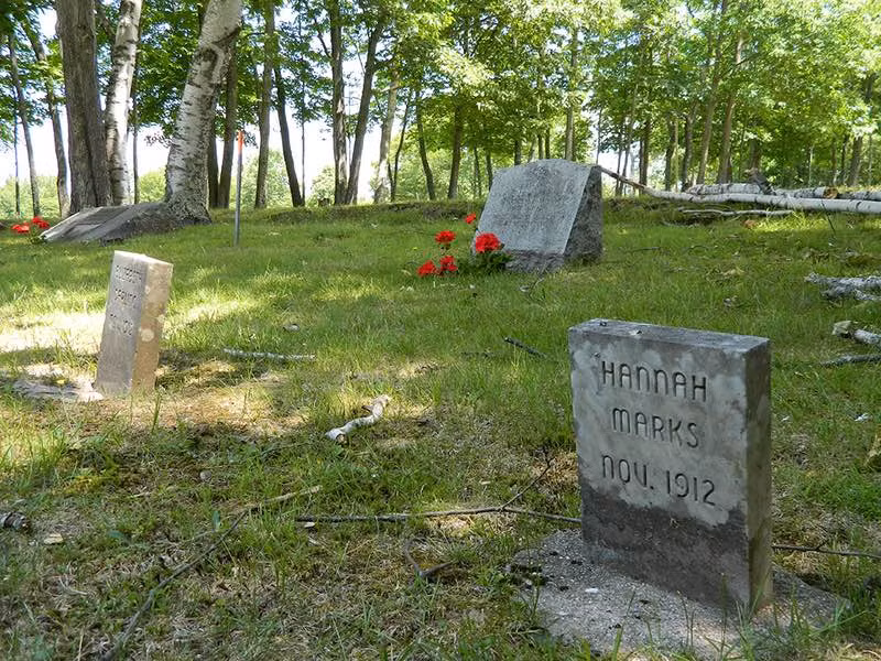 Rợn người hòn đảo “ma quái” và chuyện chết chóc xung quanh - Hình 4 Ron nguoi hon dao “ma quai” va chuyen chet choc xung quanh-Hinh-4