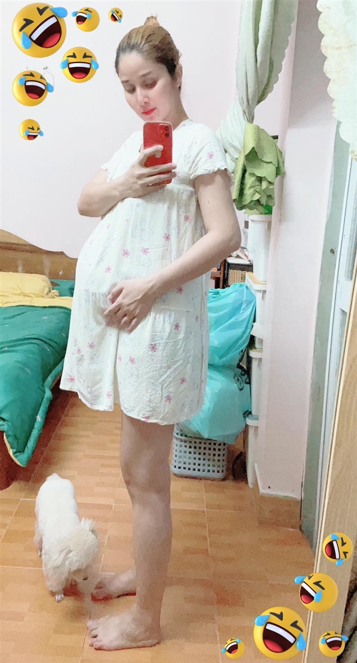 Huỳnh Thảo Trang và Trương Quang Pháp nhanh chóng có con đầu lòng. Khi mang thai, nữ diễn viên phim "Má tôi là đại gia" tăng tới 25kg. Cô luôn được chồng trẻ chăm sóc chu đáo trong suốt thai kỳ.