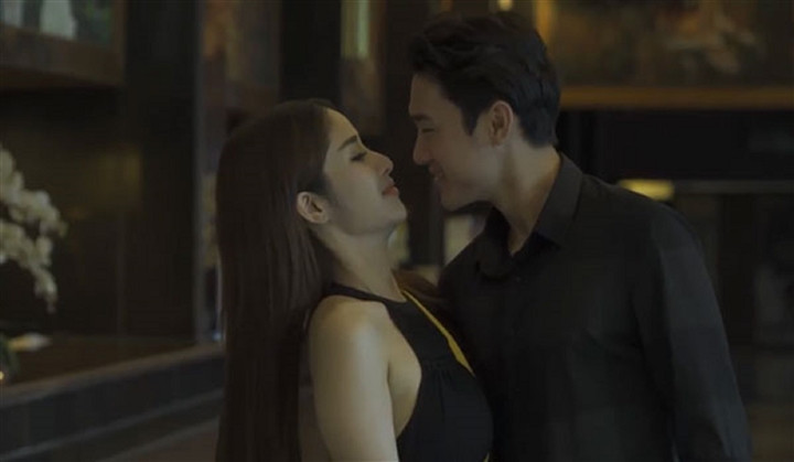 Hoàng Mập - đạo diễn của phim "Má tôi là đại gia" cho hay, khi thực hiện phim này, anh đã rất bất ngờ khi Thảo Trang và Trương Quang Pháp diễn những cảnh quay tình cảm rất ngọt. Tuy nhiên, anh chỉ biết họ thực sự là một cặp sau khi hôn lễ của cả hai được tổ chức. Trong phim "Má tôi là đại gia", Huỳnh Thảo Trang vào vai Kim Dung. Một người phụ nữ đã có chồng và con gái. Tuy nhiên, cuộc hôn nhân của cả hai không hạnh phúc. Chồng cô có bồ bên ngoài. Còn Kim Dung cũng nảy sinh tình cảm với phi công trẻ Minh Khang - vai diễn do Trương Quang Pháp đảm nhận. Khi cả hai trốn gia đình sang Thái Lan chơi, con gái của Kim Dung ở nhà đã có những biểu hiện không bình thường về mặt tâm lý. Diễn viên Huỳnh Thảo Trang cho hay, cô rất ấn tượng với diễn viên nhí đảm nhận vai con gái cô trong phim "Má tôi là đại gia".