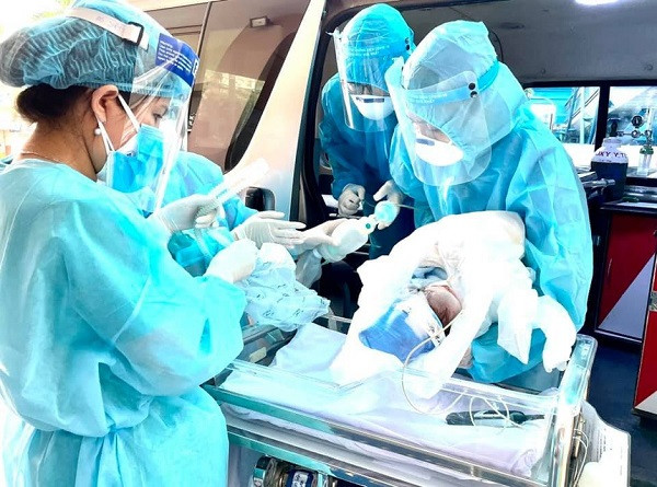 Ca mo ngat ngheo cuu san phu F0 va be so sinh tai TP.HCM-Hinh-2