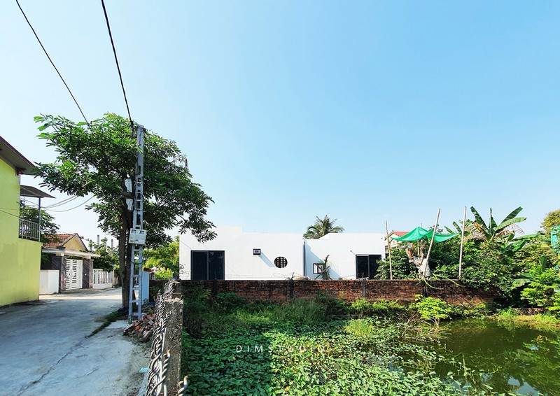 Con trai KTS xây nhà vườn có ao nhỏ tặng cha mẹ dưỡng già Con trai KTS xay nha vuon co ao nho tang cha me duong gia