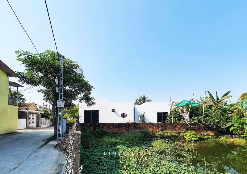 Con trai KTS xây nhà vườn có ao nhỏ tặng cha mẹ dưỡng già Con trai KTS xay nha vuon co ao nho tang cha me duong gia