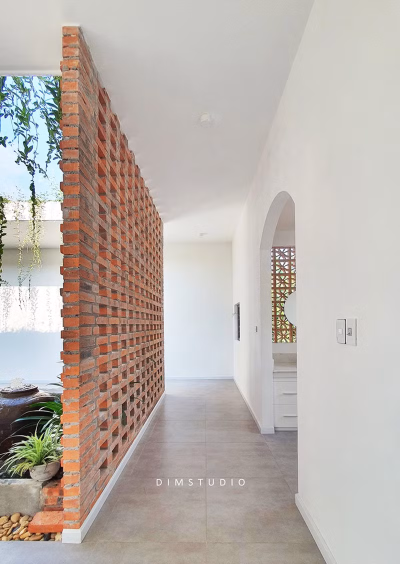 Các khối nhà được tách biệt tạo sự thông thoáng và hài hòa với thiên nhiên.