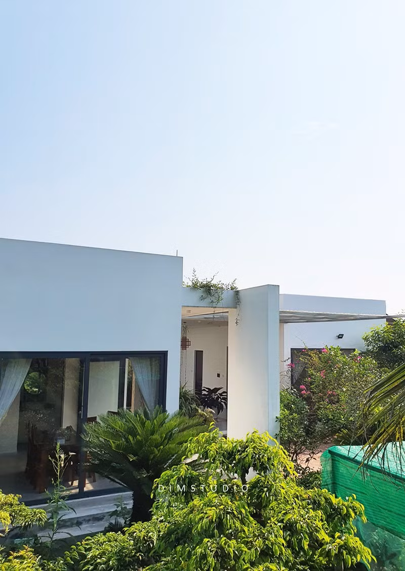 Con trai KTS xây nhà vườn có ao nhỏ tặng cha mẹ dưỡng già - Hình 4 Con trai KTS xay nha vuon co ao nho tang cha me duong gia-Hinh-4