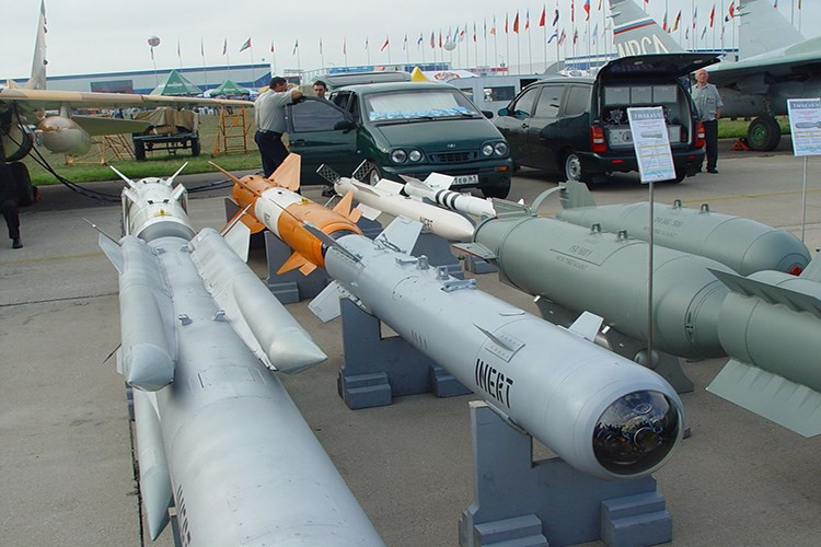 Tiêm kích đa năng thế hệ 4+ MiG-29SMT là phiên bản nâng cấp và hiện đại hóa của MiG-29. Năng lực tác chiến của loại chiến đấu cơ này vượt trội so với phiên bản tiền nhiệm.