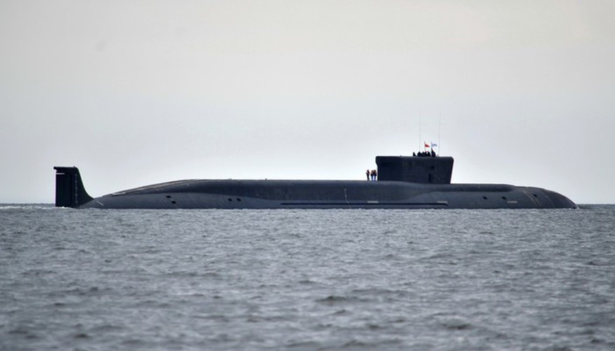 Với lượng giãn nước khi lặn lên tới 24 ngàn tấn, Borey-A mang theo 107 thủy thủ và có dự trữ hành trình lên tới 180 ngày.