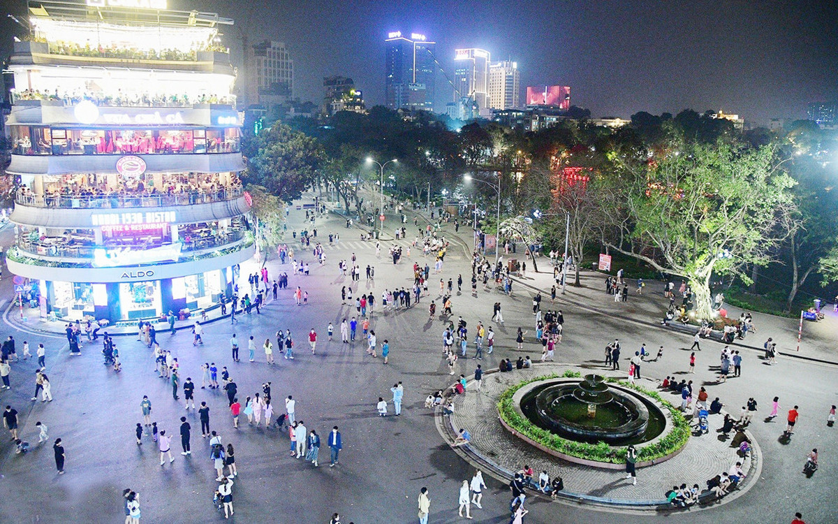 Pho di bo Ho Guom tam dung hoat dong trong dip Tet Nguyen dan