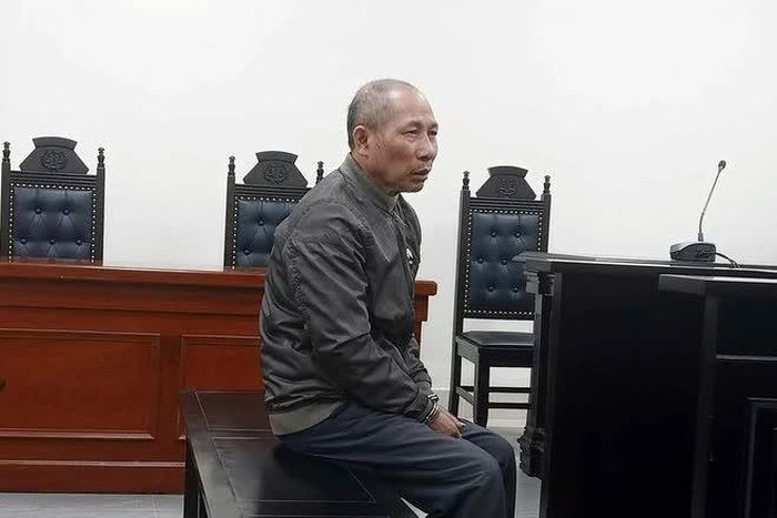 Hà Nội: Tử hình người đàn ông dùng búa sát hại vợ và con trai Ha Noi: Tu hinh nguoi dan ong dung bua sat hai vo va con trai