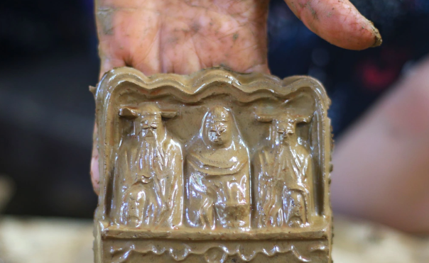 Nhoc nhan nguoi giu nghe duc tuong ong Cong, ong Tao o Hoi An