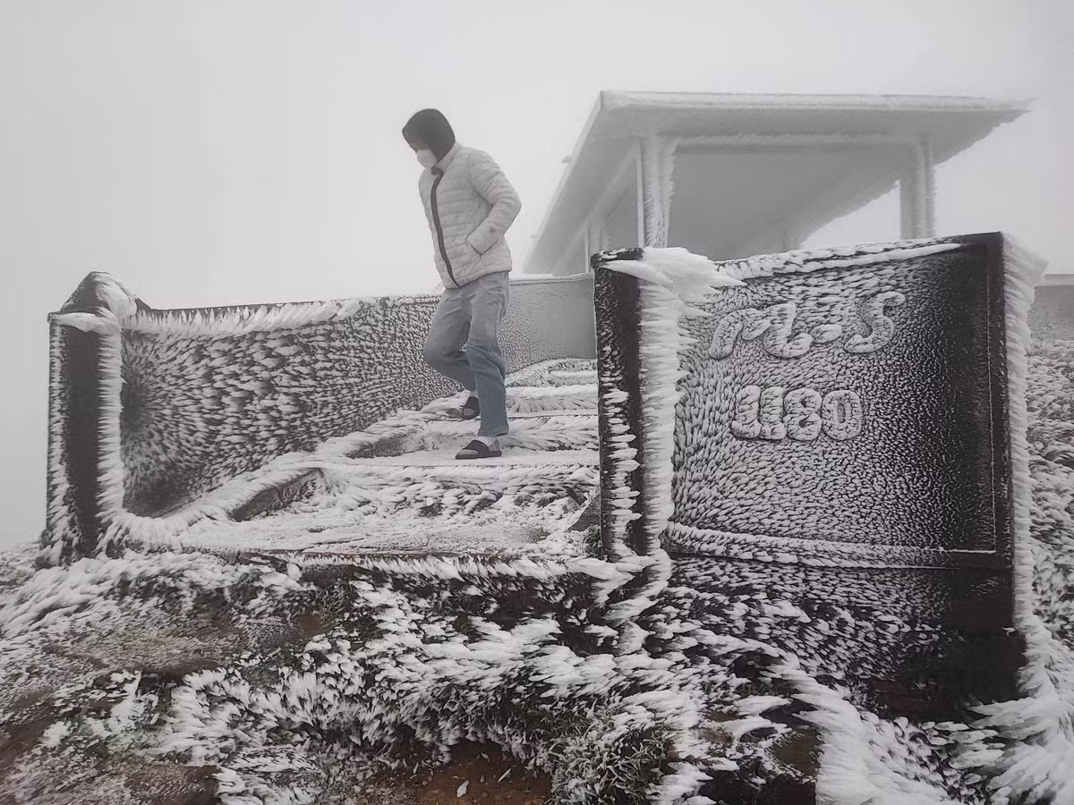 Hiện tượng kỳ thú này được dự báo được kéo dài thêm 1,2 ngày nữa vì thế khu vực này càng ngày càng thu hút đông du khách. 