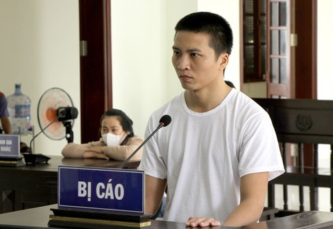 Sau khi gây án, Tùng đã đi xe máy qua tỉnh Bình Dương và Tây Ninh bán hết số vàng cướp được 68,7 triệu đồng. Sau đó gửi xe tại Trung tâm y tế huyện Tân Châu, tỉnh Tây Ninh rồi thuê xe taxi về nhà mua một chiếc xe máy khác làm phương tiện bỏ trốn. Đến ngày 16/2/2021, Tùng bị bắt. Ngày 3/6/2022, TAND tỉnh Bình Phước đã tuyên phạt Nguyễn Thanh Tùng mức án chung thân về tội “Giết người” và “Cướp tài sản”. 