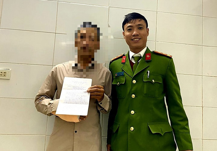 Cho vo di vien trong dem, dai uy cong an ngan vu hiep dam