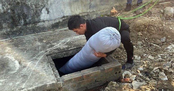 Người phụ nữ xấu số sau 13 năm bị coi là mất tích cuối cùng cũng về với vòng tay người thân, xóa đi những tai tiếng ác nghiệt. Sự vào cuộc nhanh chóng, quyết liệt của lực lượng Cảnh sát hình sự CATP Hải Phòng khiến kẻ thủ ác phải lộ diện, nỗi đau của gia đình nạn nhân phần nào nguôi ngoai…