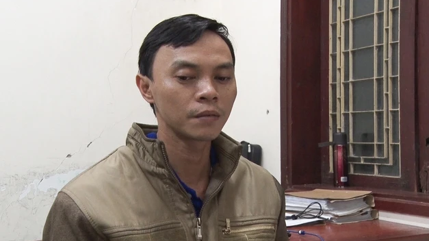 Trên đường đi, Phước ném cục đá xuống kênh rồi đến nhà nghỉ rửa vết thương và ngủ lại. Đến 6h sáng, Phước đi xe đến quán cà phê để ăn sáng rồi bỏ xe lại đây. Đến 9h cùng ngày, Phước đón xe khách ra sân bay Chu Lai, mua vé máy bay vào TP HCM, sau đó đón xe đi Bình Dương. Công an tỉnh Quảng Ngãi đã di lý Phước về Quảng Ngãi tiếp tục điều tra, xử lý theo thẩm quyền. Việc Phước khai động cơ sát hại nhân viên quán karaoke đang được Phòng Cảnh sát hình sự công an tỉnh điều tra làm rõ. 