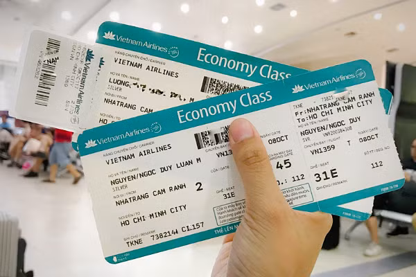 Nhà chức trách sau đó xác định Đoàn Nam Phước (34 tuổi, ở xã Hành Minh, huyện Nghĩa Hành) là nghi phạm giết anh Lê Trung Hiếu. Tuy nhiên, Phước không có mặt tại địa phương. Lần theo thông tin cho thấy Phước đã mua vé máy bay vào TP HCM và sau đó đến Bình Dương. (Ảnh minh họa, nguồn Internet) 