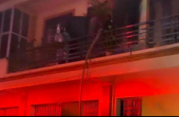  Một người đàn ông tử vong nghi do đốt lửa sưởi ấm: Khoảng 4h ngày 8/12/2022, người dân bất ngờ phát hiện một ngôi nhà số 19, ngách 36, ngõ Linh Quang, phường Văn Chương, quận Đống Đa, TP Hà Nội bốc cháy dữ dội. Tuy nhiên, khi phát hiện vụ việc, người dân đã không gọi Tổng đài 114 mà tự sử dụng nước dập tắt đám cháy. Hậu quả vụ cháy là ông Nguyễn Chí D. (sinh năm 1972 trú tại địa chỉ trên) đã tử vong. Bước đầu lực lượng chức năng xác định vụ cháy xảy ra do ông D. đốt lửa sưởi ấm.