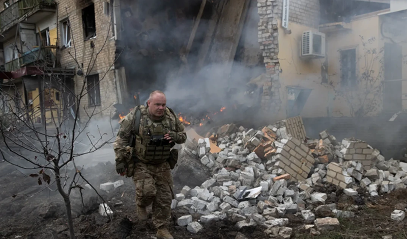 Những binh sĩ này đến từ Lữ đoàn Cơ giới 72 và 57 của Lực lượng Vũ trang Ukraine trước đó đã kiệt sức sau khi tham gia trận chiến bảo vệ Avdiivka. Lần này tại Ugledar, họ tiếp tục chịu tổn thất nặng nề do các cuộc oanh tạc quy mô lớn từ pháo binh và Không quân Nga. Ảnh: New York Times.