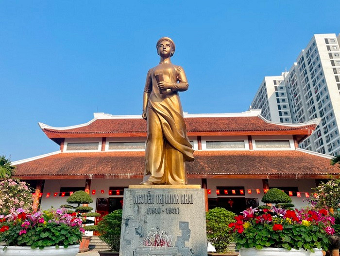 Nha luu niem Nguyen Thi Minh Khai- dia chi do giua long thanh Vinh