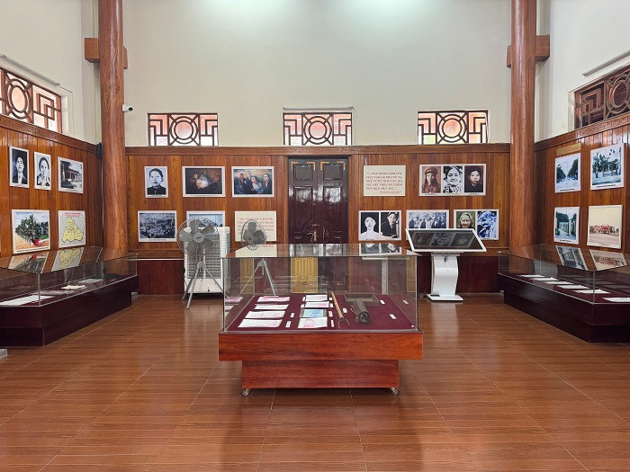 Nha luu niem Nguyen Thi Minh Khai- dia chi do giua long thanh Vinh-Hinh-9