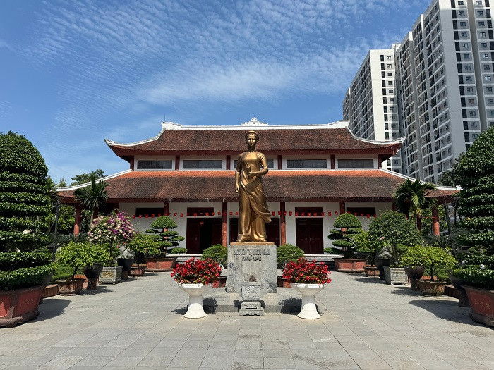 Nha luu niem Nguyen Thi Minh Khai- dia chi do giua long thanh Vinh-Hinh-2