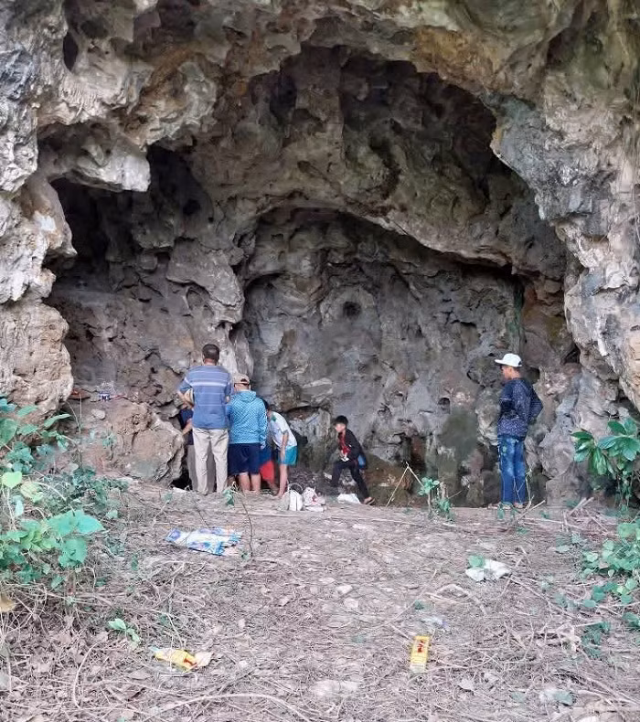 Phat hien nhieu bo xuong nghi la cua nguoi trong hang da o Nghe An