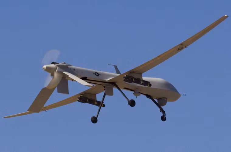 UAV MQ-1 Predator có khả năng mang tên lửa không đối đất, không đối không, radar khẩu độ tổng hợp AN/ZPQ-1, hệ thống ngắm mục tiêu đa quang phổ AN/AAS-52.