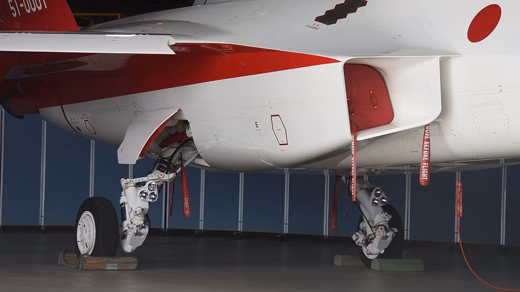 Phía Nhật cũng điều chỉnh dự án X-2 từ việc chế tạo ra phi cơ thế hệ 5 hoàn thiện thành việc chế tạo thử nghiệm phi cơ thế hệ 5 để tích lũy kinh nghiệm phát triển phi cơ thế hệ... sáu dự kiến sẽ mang tên mã F-3. Nguồn ảnh: Wiki.