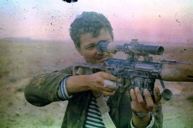 Tại chiến trường Afghanistan, khẩu súng bắn tỉa SVD được trang bị nòng nhắm có độ phóng đại bốn lần, cho phép xạ thủ thực hiện được những phát bắn ở khoảng cách khoảng 1000 mét với độ chính xác cao. Nguồn ảnh: Sina.