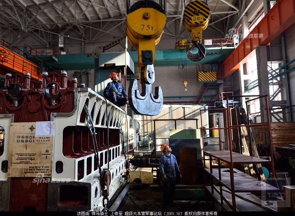 Tổng kết lại, công nghệ đóng tàu của Nga đang bị châu Âu bỏ xa tới 15 thậm chí 20 năm. Đây là một khoảng cách khó có thể xóa bỏ trong thời gian sắp tới nhất là khi Nga đang tập trung vào phát triển các loại phương tiện quân sự trên bộ và trên không mà dường như "hạn chế" việc phát triển các phương tiện trên biển. Nguồn ảnh: TASS.