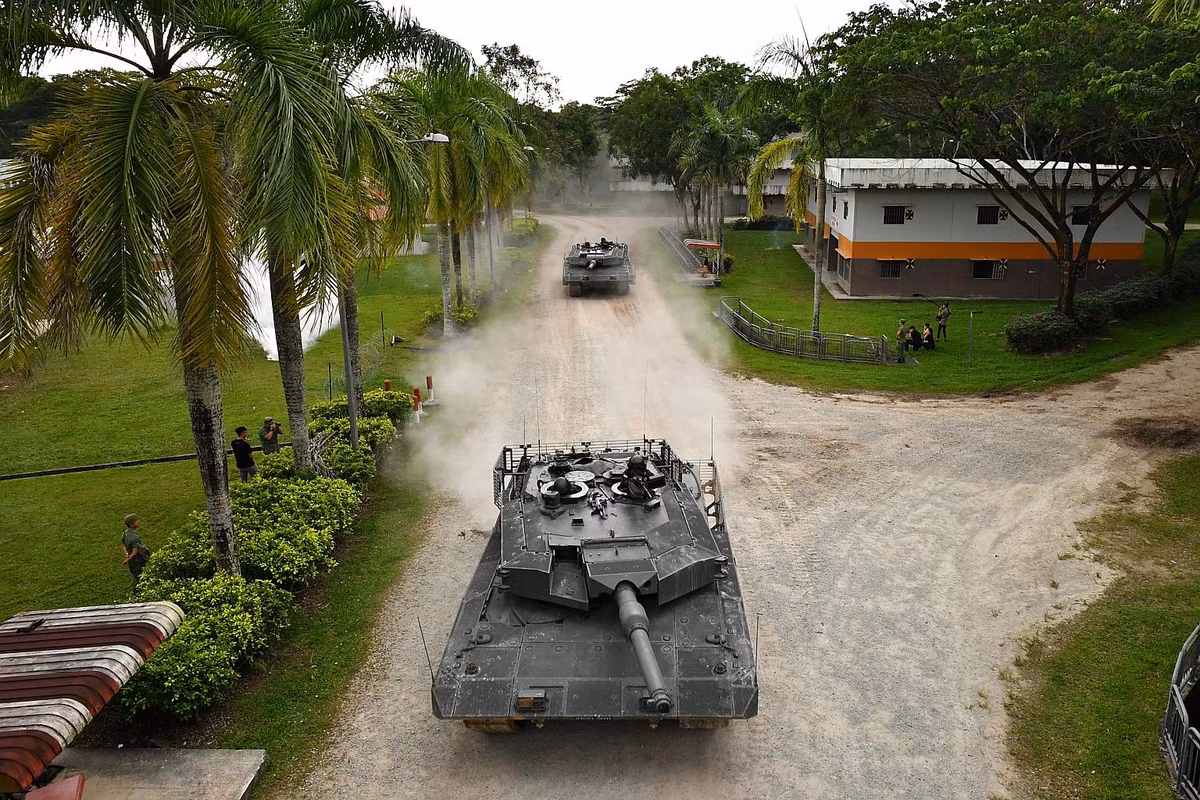 Sau cuộc chiến tại Marawi, Philippines, các quốc gia Đông Nam Á được thực sự nghiêm túc đánh giá lại các mối đe dọa từ một số tổ chúc khủng bố trong khu vực. Nhằm tránh tái diễn một "Marawi" thứ hai tại Đông Nam Á. Trong ảnh là xe tăng của Indonesia được điều động tham gia Safkar Indopura năm nay. Nguồn ảnh: Strait.