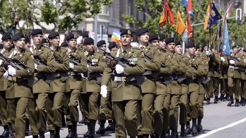 Luxembourg cũng không hề có hải quân và hoàn toàn không có không quân dù nước này có sở hữu máy bay chiến đấu. Với vị trí là cửa ngõ của Tây Âu, Luxembourg là một trong những quốc gia "yếu ớt" nhất trong NATO. Nguồn ảnh: Luxem.